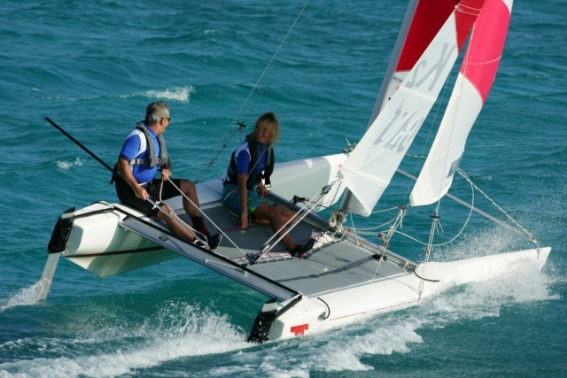 Sentados en el catamaran